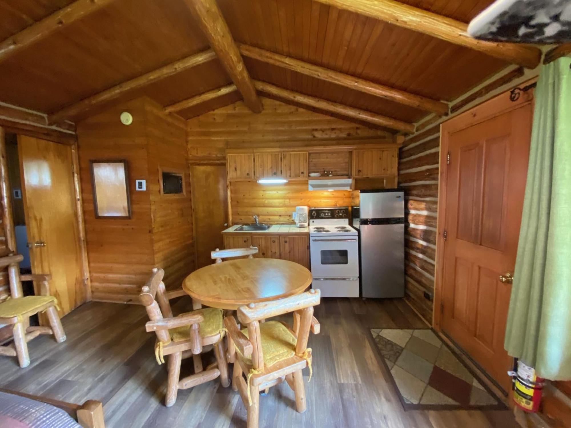 Kan-à-Mouche Pourvoirie Auberge et Chalets Saint-Michel Zimmer foto