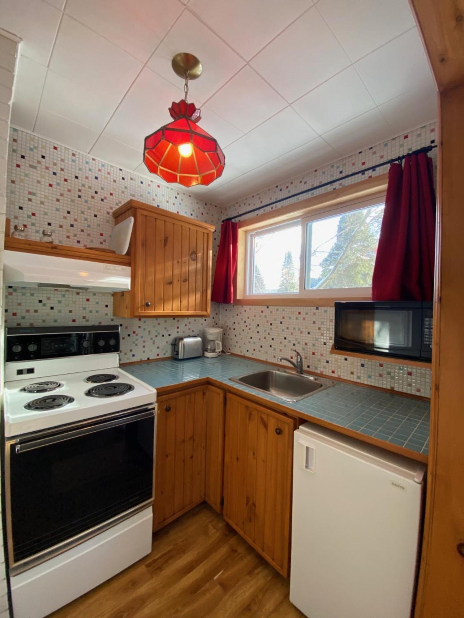 Kan-à-Mouche Pourvoirie Auberge et Chalets Saint-Michel Zimmer foto